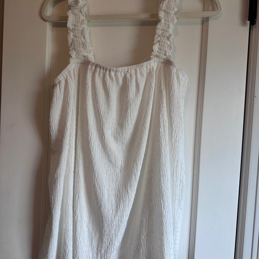 White Sleeveless Crinkle Tank